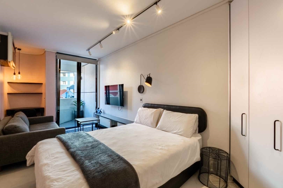 1 Bedroom Property for Sale in Sea Point Western Cape